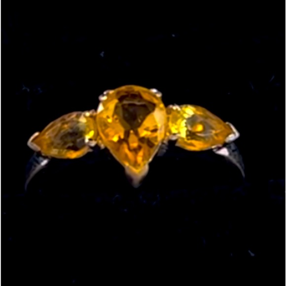 Topaz Pear Shaped Ring, flanked by 2 smaller Topaz🌟Price Drop🌟 - Picture 6 of 15